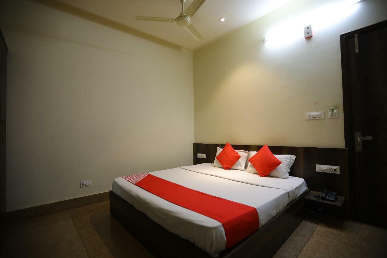 Oyo 40791 Hotel Hot N Fast Suratgarh Luaran gambar