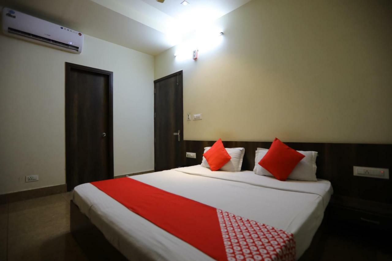Oyo 40791 Hotel Hot N Fast Suratgarh Luaran gambar
