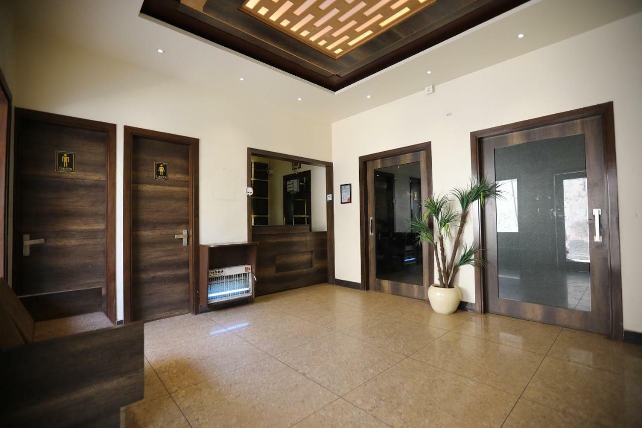 Oyo 40791 Hotel Hot N Fast Suratgarh Luaran gambar