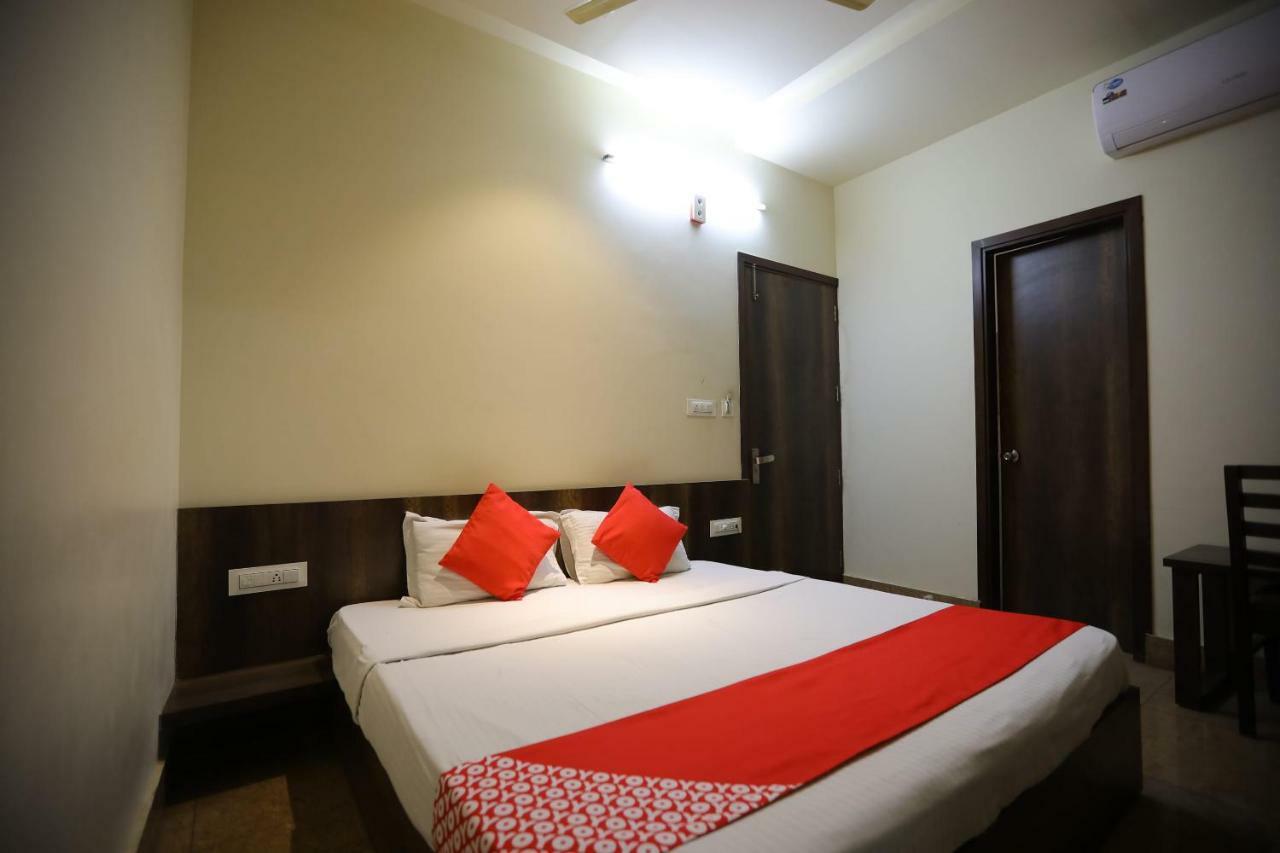 Oyo 40791 Hotel Hot N Fast Suratgarh Luaran gambar