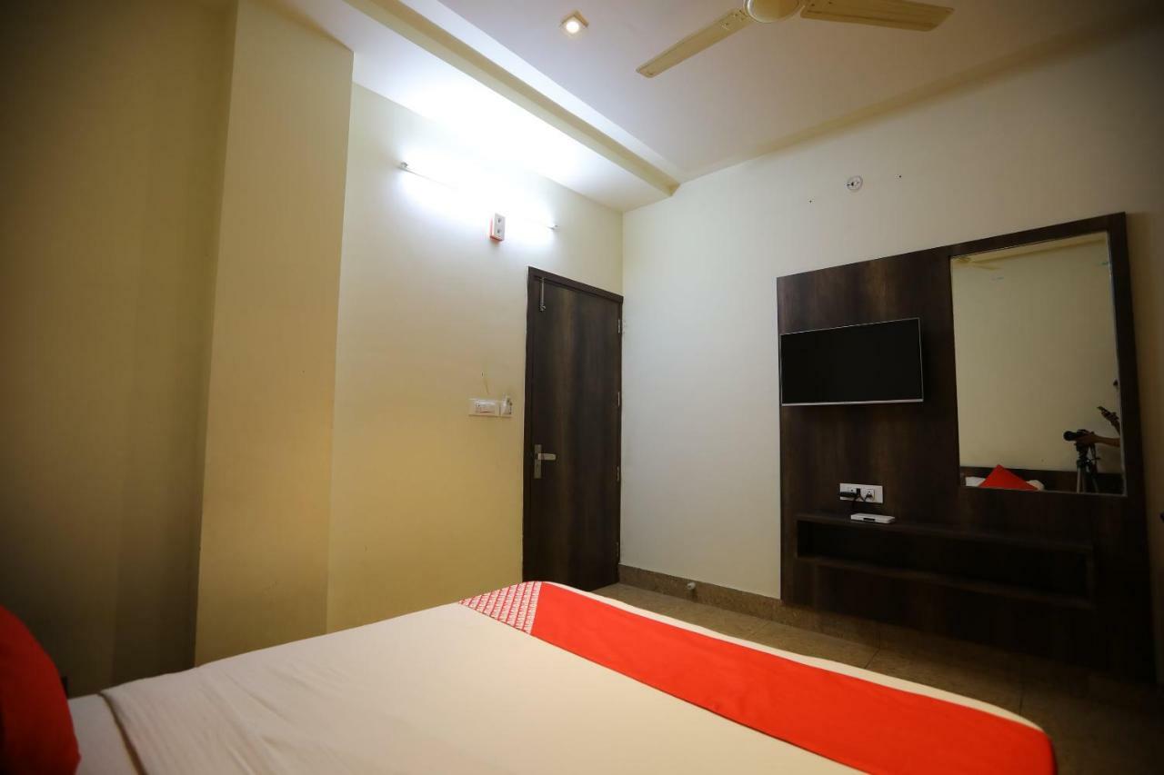 Oyo 40791 Hotel Hot N Fast Suratgarh Luaran gambar